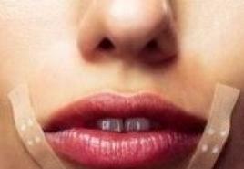 Why do lips crack and how to get rid of cracked lips?