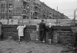 جدار برلين: تاريخ الخلق والدمار